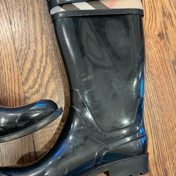 Burberry Rain Boots - Picture 4 of 6
